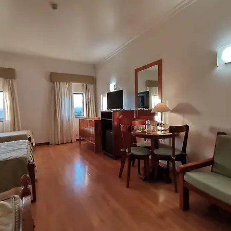 Quinta Dos Cedros Otel 3*